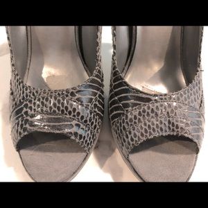 New open toed grey pump size 7.5